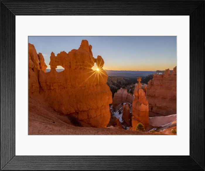 Framed Print : Sunrise Through Natural Window on the Rim Trail, Bryce Canyon National Park, Utah, USA Framed Print : Sunrise Through Natural Window on the Rim Trail, Bryce Canyon National Park, Utah, USA