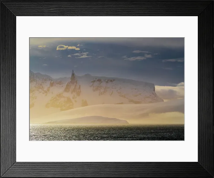 Framed Print : Mountains at sunrise, Wilhelmina Bay, Antarctica Framed Print : Mountains at sunrise, Wilhelmina Bay, Antarctica