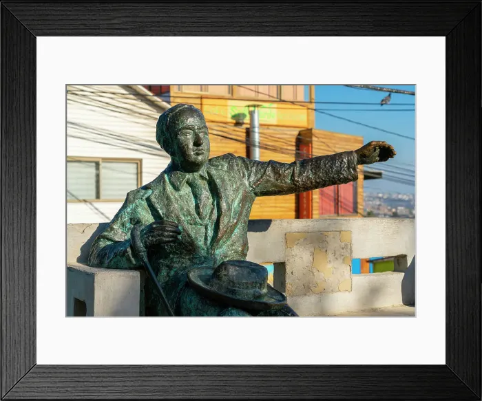 Framed Print : Statue of Chilean poet Vicente Huidobro, Plaza De Los Poetas, Cerro La Florida, Valparaiso, Valparaiso Province, Valparaiso Region, Chile Framed Print : Statue of Chilean poet Vicente Huidobro, Plaza De Los Poetas, Cerro La Florida, Valparaiso, Valparaiso Province, Valparaiso Region, Chile