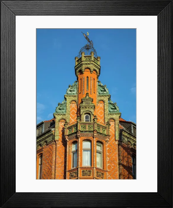 Framed Print : Building on Karmarsch Strasse, Hannover, Lower Saxony, Germany Framed Print : Building on Karmarsch Strasse, Hannover, Lower Saxony, Germany
