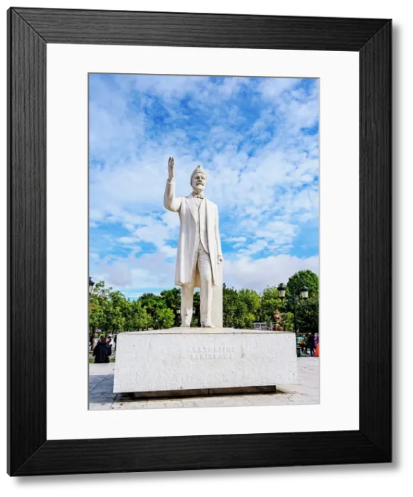 Framed Print : Statue of Eleftherios Venizelos, Aristotelous Square, Thessaloniki, Central Macedonia, Greece Framed Print : Statue of Eleftherios Venizelos, Aristotelous Square, Thessaloniki, Central Macedonia, Greece