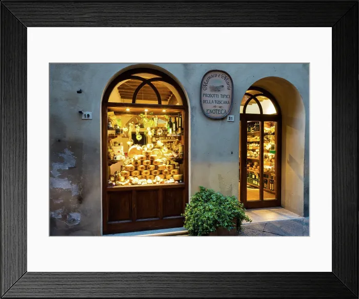 Framed Print : Italy, Tuscany, Pienza town Framed Print : Italy, Tuscany, Pienza town