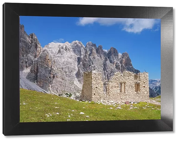 Ruin of Rifugio Popena, Monte Cristallo, UNESCO World Heritage, Belluno, Veneto, Dolomites, Italy