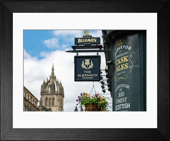 Framed Print : The Albanach pub on Royal Mile with tower of St. Giles Cathedral in background, UNESCO, Old Town, Edinburgh, Lothian, Scotland, UK