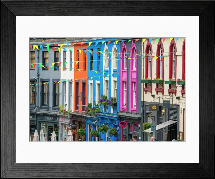 Framed Print : Colorful facades of houses at Victoria Street, UNESCO, Old Town, Edinburgh, Lothian, Scotland, UK Framed Print : Colorful facades of houses at Victoria Street, UNESCO, Old Town, Edinburgh, Lothian, Scotland, UK