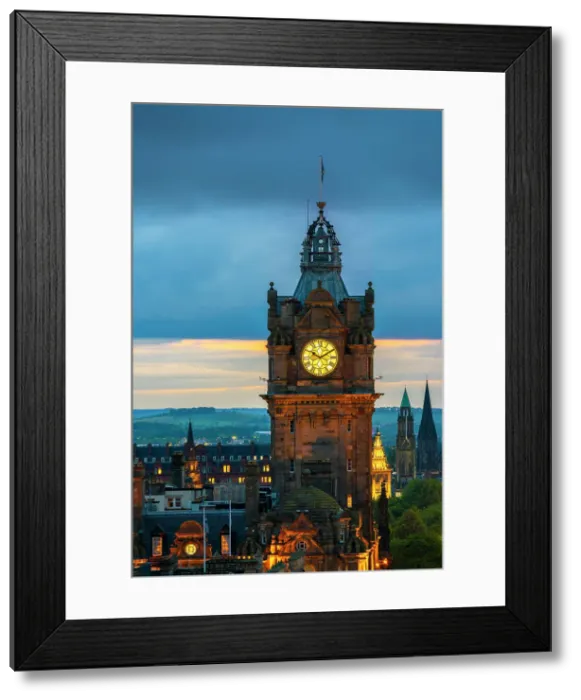 Framed Print : Clock tower of Balmoral Hotel at twilight, UNESCO, Old Town, Edinburgh, Lothian, Scotland, UK Framed Print : Clock tower of Balmoral Hotel at twilight, UNESCO, Old Town, Edinburgh, Lothian, Scotland, UK