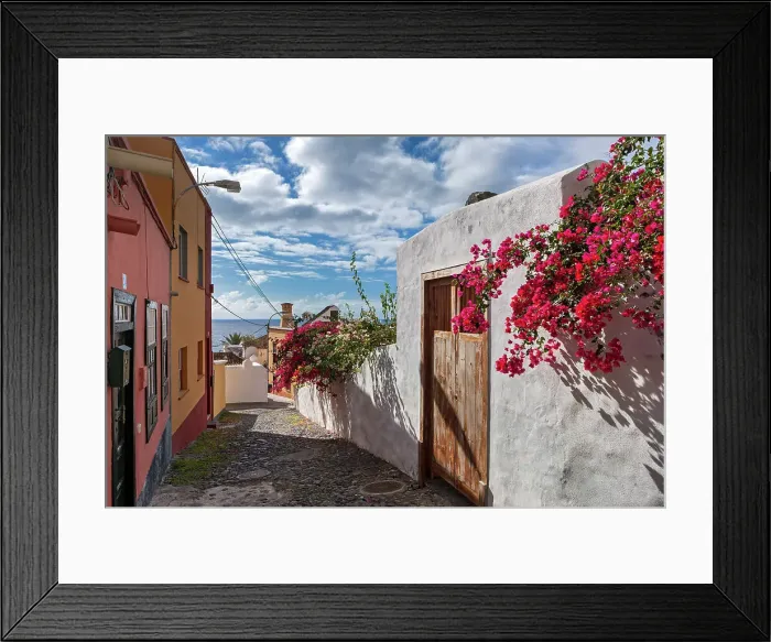 Framed Print : Spain, Canary Islands, La Palma, Santa Cruz de la Palma, old town Framed Print : Spain, Canary Islands, La Palma, Santa Cruz de la Palma, old town