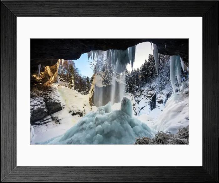 Framed Print : Switzerland, Canton of Glarus, Klausen pass, waterfall Framed Print : Switzerland, Canton of Glarus, Klausen pass, waterfall