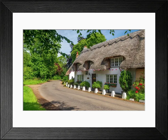 Framed Print : UK, England, Cambridgeshire, Wennington, Traditional thatched cottage Framed Print : UK, England, Cambridgeshire, Wennington, Traditional thatched cottage