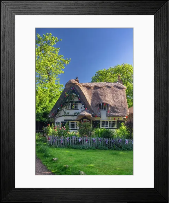 Framed Print : UK, England, Cambridgeshire, Houghton, Traditional thatched cottage