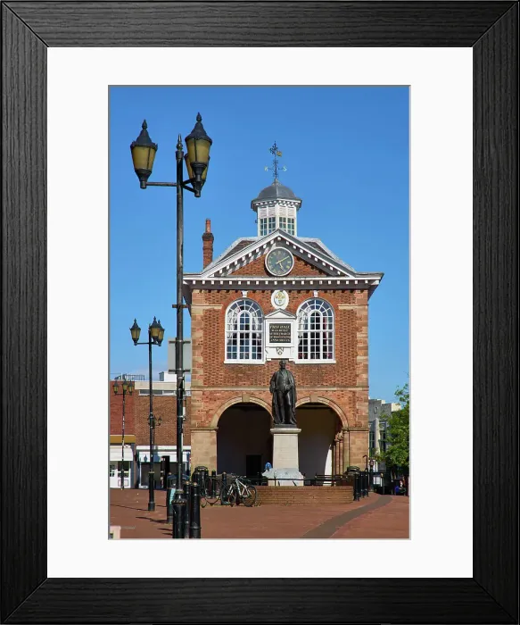 Framed Print : UK, England, Staffordshire, Tamworth, Town Hall with statue of Sir Robert Peel infront Framed Print : UK, England, Staffordshire, Tamworth, Town Hall with statue of Sir Robert Peel infront