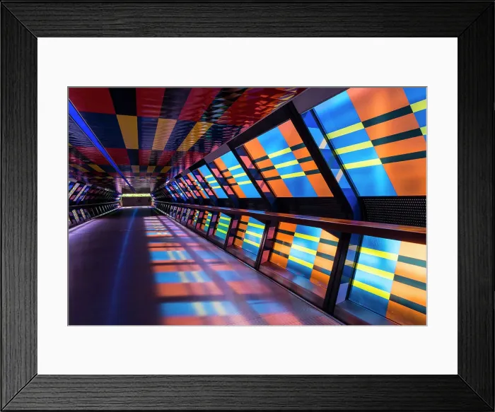 Framed Print : Walkway in Canary Wharf, London, England, UK Framed Print : Walkway in Canary Wharf, London, England, UK