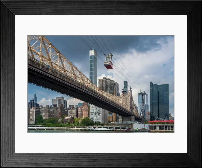 Framed Print : Queensboro Bridge and Roosevelt Island Tramway, Roosevelt Island, New York, USA