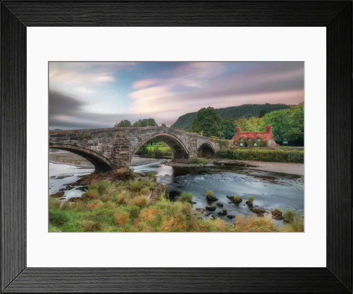 Framed Print : Tu Hwnt l r Bont Tearooms covered in Virginia creeper in autumn, Llanrwst, Conwy, Wales Framed Print : Tu Hwnt l r Bont Tearooms covered in Virginia creeper in autumn, Llanrwst, Conwy, Wales