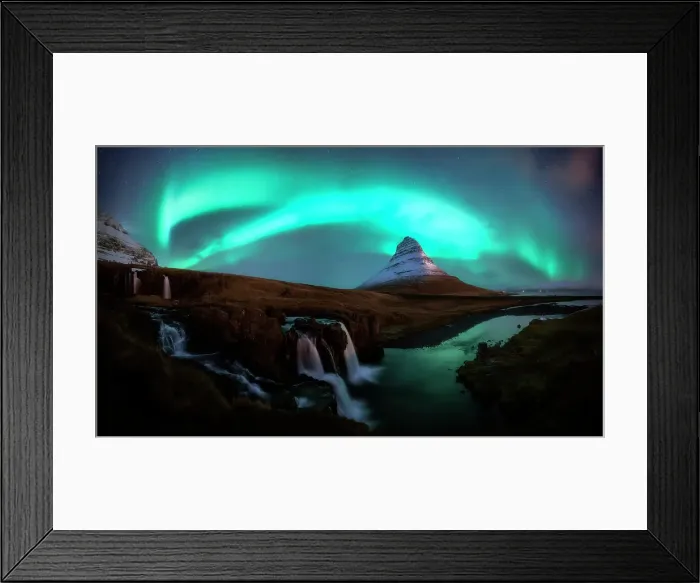 Framed Print : Kirkjufell waterfall e mount, Sn√¶fellsnes, Iceland Framed Print : Kirkjufell waterfall e mount, Sn√¶fellsnes, Iceland