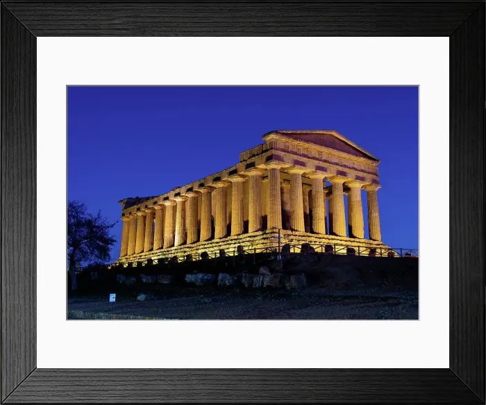 Framed Print : Temple of Concordia at dusk, Temples Valley, (Valle dei Templi) Agrigento, Sicily, Italy, Europe Framed Print : Temple of Concordia at dusk, Temples Valley, (Valle dei Templi) Agrigento, Sicily, Italy, Europe