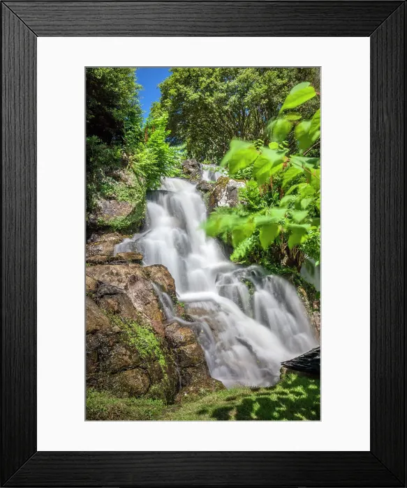Framed Print : Waterfall in Sheffield Park Garden, East Sussex, England Framed Print : Waterfall in Sheffield Park Garden, East Sussex, England