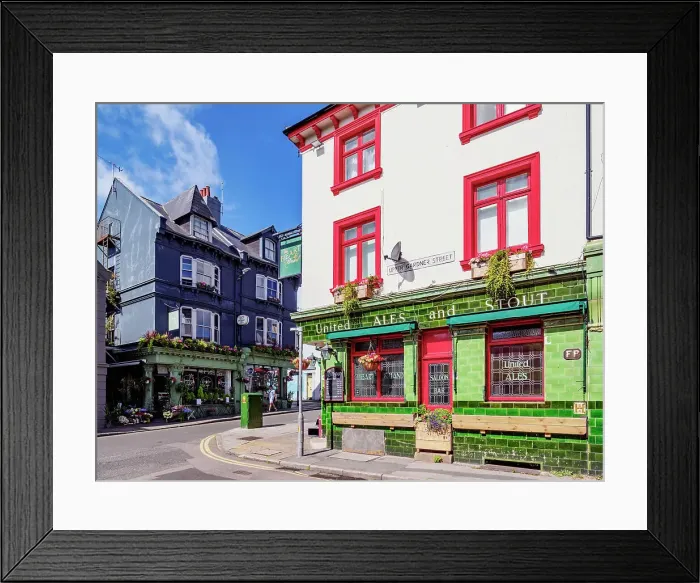 Framed Print : The Heart & Hand Pub, North Rd, Brighton, City of Brighton and Hove, East Sussex, England, United Kingdom Framed Print : The Heart & Hand Pub, North Rd, Brighton, City of Brighton and Hove, East Sussex, England, United Kingdom