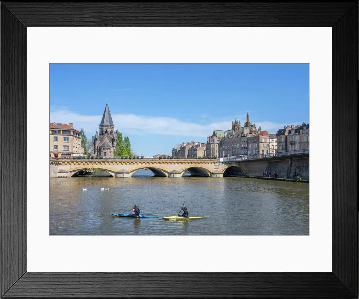 Framed Print : River Mosel with Moyen Pont at Metz, Moselle, Lorraine, Alsace-Champagne-Ardenne-Lorraine, Grand Est, France Framed Print : River Mosel with Moyen Pont at Metz, Moselle, Lorraine, Alsace-Champagne-Ardenne-Lorraine, Grand Est, France