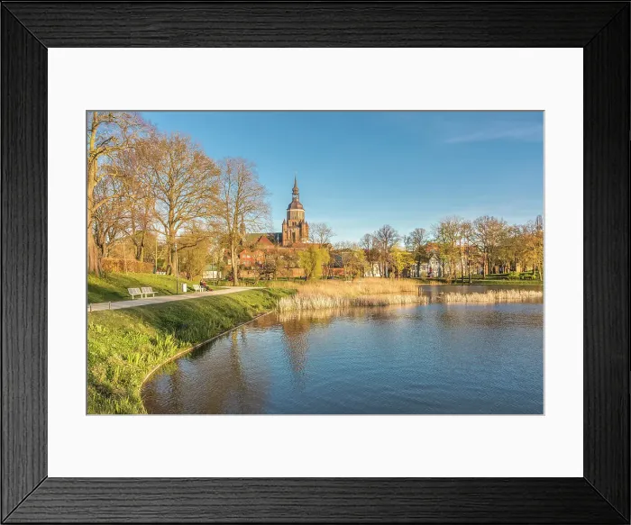 Framed Print : Pond Knieperteich and St. Marien church, Stralsund, Mecklenburg-West Pomerania, North Germany, Germany Framed Print : Pond Knieperteich and St. Marien church, Stralsund, Mecklenburg-West Pomerania, North Germany, Germany
