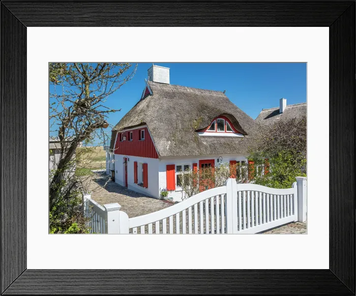 Framed Print : Red and white thatched dyke house in Ahrenshoop, Mecklenburg-West Pomerania, Northern Germany, Germany Framed Print : Red and white thatched dyke house in Ahrenshoop, Mecklenburg-West Pomerania, Northern Germany, Germany