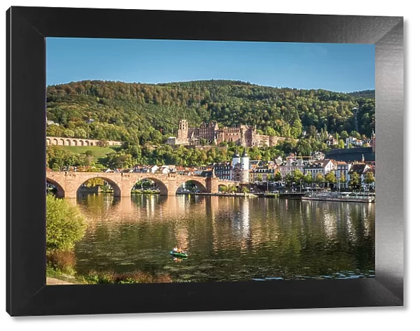 Old Neckar Bridge overlooking Heidelberg Castle and the old town, Baden-Wurttemberg, Germany