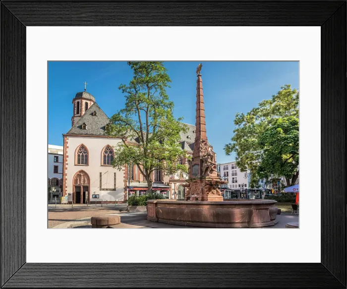Framed Print : Fountain at Liebfrauenberg with Church of Our Lady, Frankfurt, Hesse, Germany Framed Print : Fountain at Liebfrauenberg with Church of Our Lady, Frankfurt, Hesse, Germany