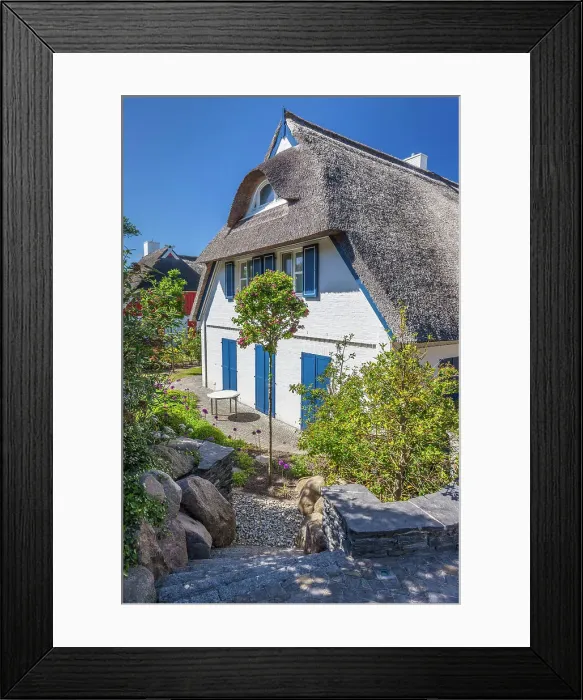 Framed Print : Thatched cottage in Ahrenshoop, Mecklenburg-West Pomerania, Baltic Sea, Northern Germany, Germany
