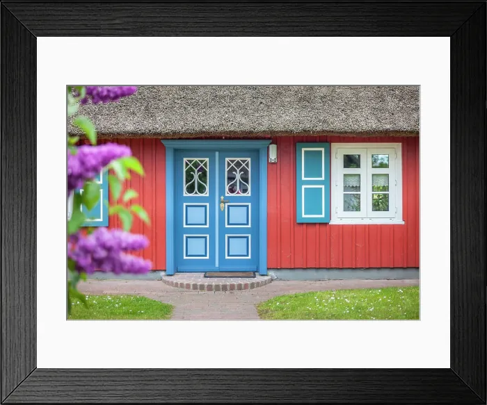 Framed Print : Thatched cottage in Born am Darss, Mecklenburg-West Pomerania, Baltic Sea, North Germany, Germany Framed Print : Thatched cottage in Born am Darss, Mecklenburg-West Pomerania, Baltic Sea, North Germany, Germany