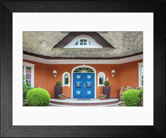 Framed Print : Thatched roof courtyard in Prerow, Mecklenburg-Western Pomerania, Baltic Sea, North Germany, Germany Framed Print : Thatched roof courtyard in Prerow, Mecklenburg-Western Pomerania, Baltic Sea, North Germany, Germany