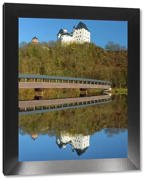 Castle Burgk Castle and covered wooden bridge on the river Saale, Burgk, Thuringian Slate Mountains, Thuringia, Germany
