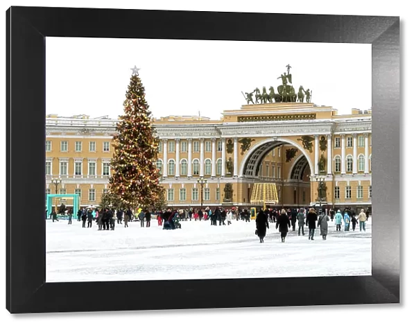 New Year celebrations in the Palace Square (Dvortsovaya Ploshchad), Saint Petersburg, Russia