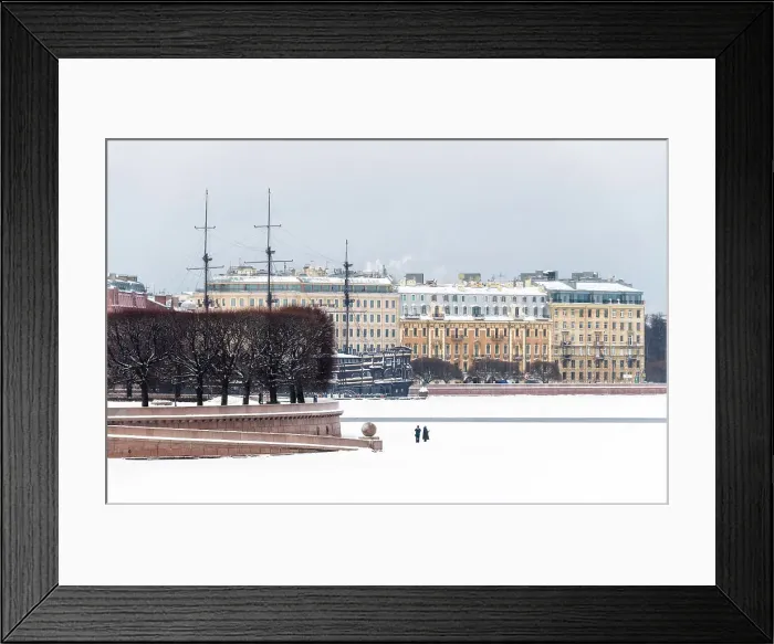 Framed Print : Couple walking on the frozen Neva River next to the Spit of Vasilyevsky Island (Vasilyevsky Ostrov), Saint Petersburg, Russia Framed Print : Couple walking on the frozen Neva River next to the Spit of Vasilyevsky Island (Vasilyevsky Ostrov), Saint Petersburg, Russia