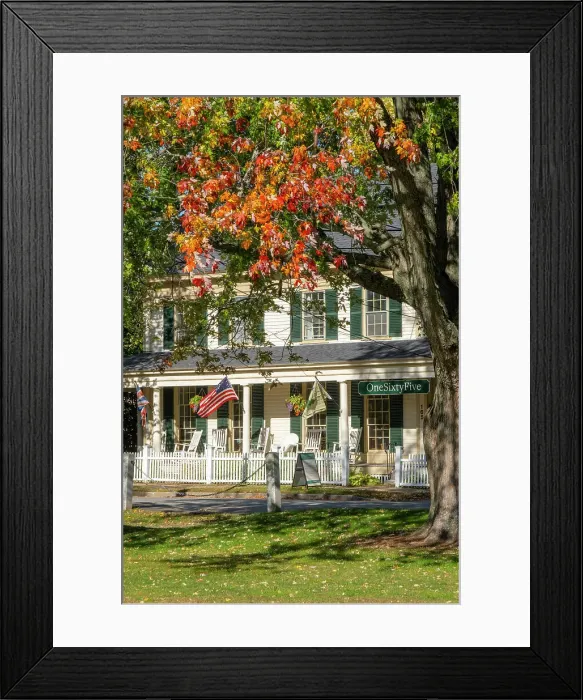 Framed Print : Traditional house in Brunswick, Maine, USA Framed Print : Traditional house in Brunswick, Maine, USA