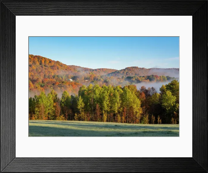 Framed Print : Countryside in the fall near Woodstock, Vermont, USA Framed Print : Countryside in the fall near Woodstock, Vermont, USA