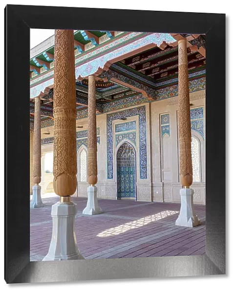 Uzbekistan, Samarkand, Hazrat Khizr Mosque, wooden carved pillars surround the main courtyard