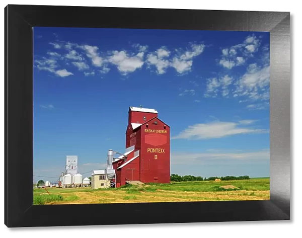 Grain elevators Ponteix Saskatchewan, Canada