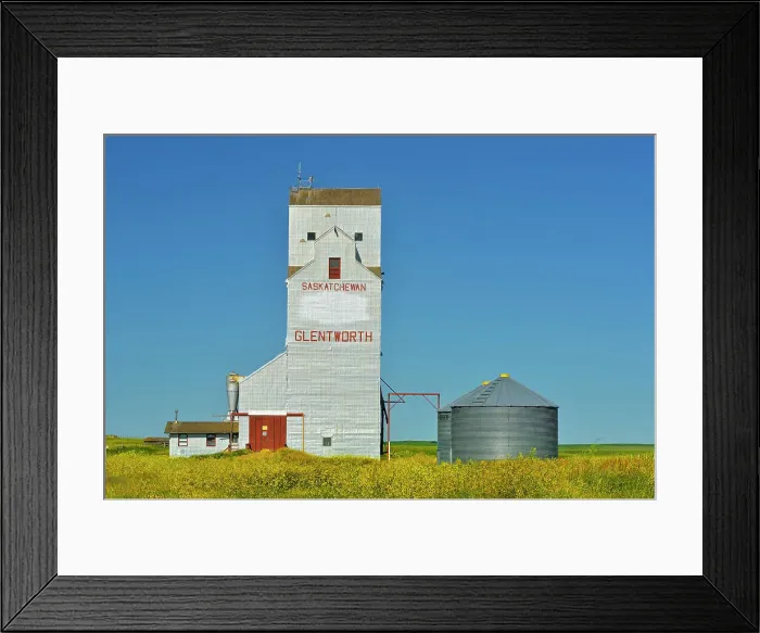 Framed Print : Grain elevator Glentworth Saskatchewan, Canada Framed Print : Grain elevator Glentworth Saskatchewan, Canada