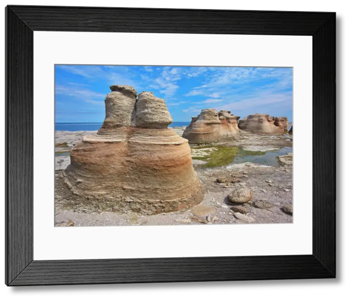 Framed Print : Monolith on i√E√ale Nue de Mingan Mingan Archipelago National Park Reserve Quebec, Canada Framed Print : Monolith on i√E√ale Nue de Mingan Mingan Archipelago National Park Reserve Quebec, Canada