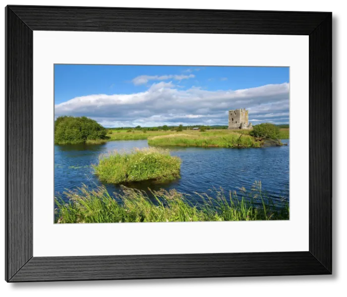 Framed Print : Scotland, Dumfries and Galloway, Threave Castle, River Dee Framed Print : Scotland, Dumfries and Galloway, Threave Castle, River Dee