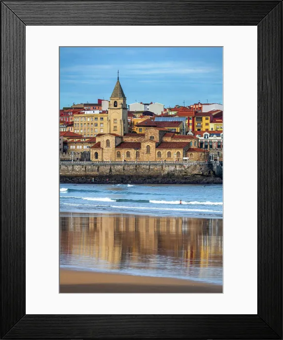Framed Print : Playa de San Lorenzo, Gijon, Asturias, Spain