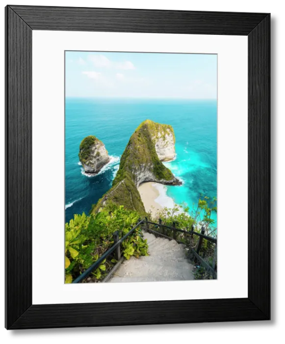 Framed Print : Nusa Penida, Kelingking Beach and stairs. Bali, Indonesia Framed Print : Nusa Penida, Kelingking Beach and stairs. Bali, Indonesia