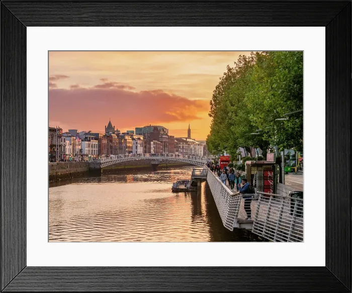 Framed Print : View over River Liffey towards Ha'penny Bridge at sunset, Dublin, Ireland Framed Print : View over River Liffey towards Ha'penny Bridge at sunset, Dublin, Ireland
