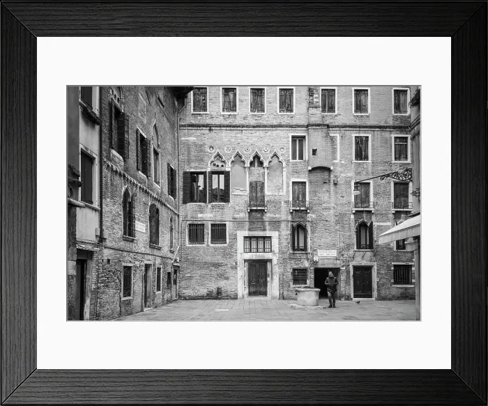 Framed Print : Courtyard in the Castello area of Venice, Veneto, Italy Framed Print : Courtyard in the Castello area of Venice, Veneto, Italy