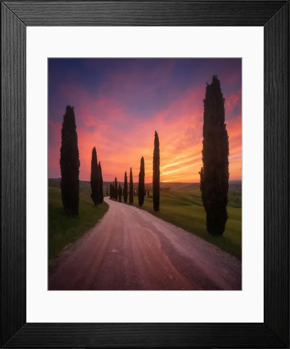 Framed Print : The Podere Baccoleno catching the last light of the day on a beautiful spring sunset. Crete Senesi, Tuscany, Italy Framed Print : The Podere Baccoleno catching the last light of the day on a beautiful spring sunset. Crete Senesi, Tuscany, Italy