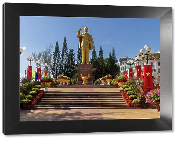 Vietnam, Mekong delta, Can Tho, Ninh Kieu, Ho Chi Minh monument during the Tet festival