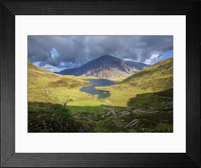 Framed Print : Pen Yr Ole Wen and Llyn Idwal, Snowdonia, Wales, UK Framed Print : Pen Yr Ole Wen and Llyn Idwal, Snowdonia, Wales, UK