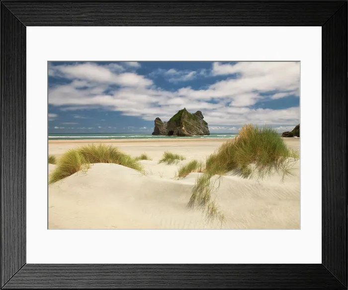 Framed Print : Wharariki Beach, Tasman Sea, South Island, New Zealand Framed Print : Wharariki Beach, Tasman Sea, South Island, New Zealand