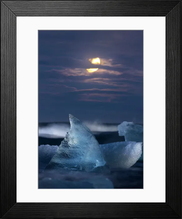 Framed Print : Diamon beach during dusk, Jokulsarlon, Diamond beach, Austurland, Iceland Framed Print : Diamon beach during dusk, Jokulsarlon, Diamond beach, Austurland, Iceland