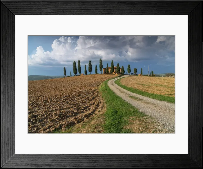 Framed Print : I Cipressini countryhouse, Val d'Orcia, Tuscany, Italy Framed Print : I Cipressini countryhouse, Val d'Orcia, Tuscany, Italy